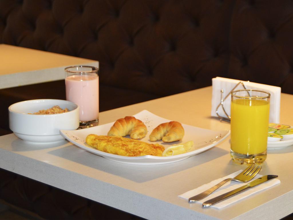 Lleras Green Hotel Μεντεγίν Εξωτερικό φωτογραφία